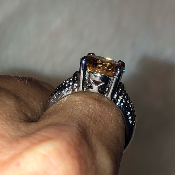 🌟 BUNDLE ONLY Gorgeous Statement ring - Picture 8 of 9